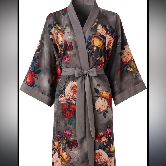 Ledamon kimono style robe - Picture 1 of 10